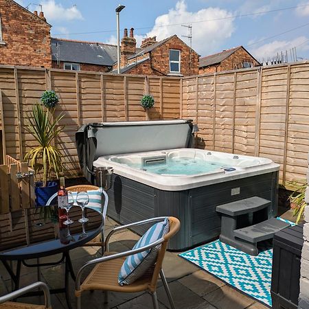 Seaside Escapes - With Relaxing Hot Tub! Villa Scarborough Luaran gambar