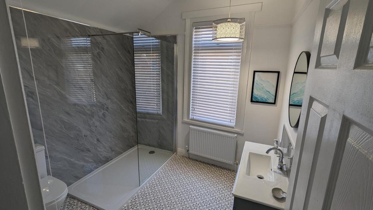 Seaside Escapes - With Relaxing Hot Tub! Villa Scarborough Luaran gambar