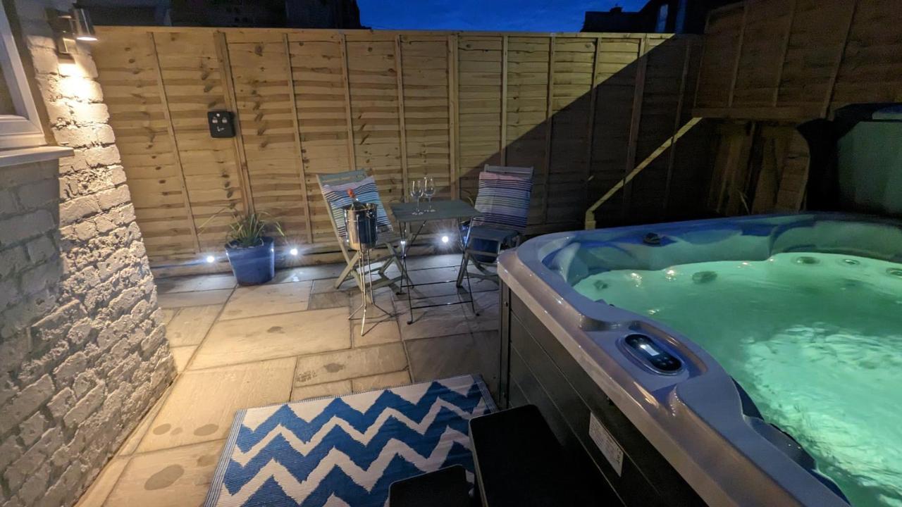 Seaside Escapes - With Relaxing Hot Tub! Villa Scarborough Luaran gambar